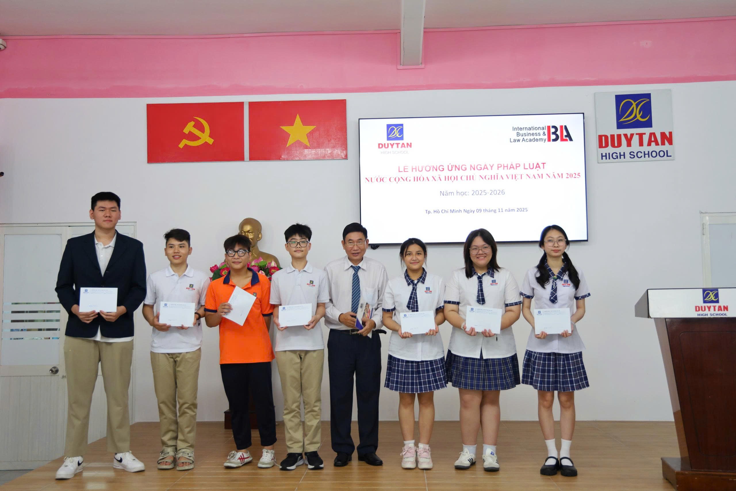 z7209216721500-3e89e9c5124cec335fe20b858d9f8ac4-1762768772.jpg?w=900