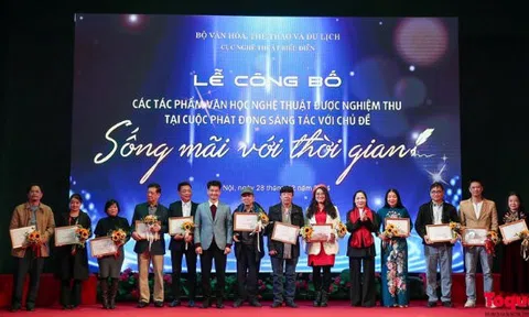 35 tác phẩm văn học, nghệ thuật “Sống mãi với thời gian”