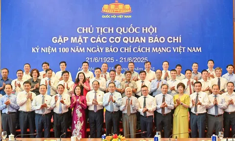 Chủ tịch Quốc hội: Tạo điều kiện tối đa để báo chí hoạt động hiệu quả