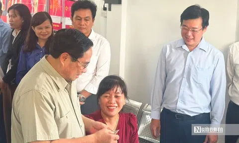 Thủ tướng Phạm Minh Chính: Đổi mới phương thức giải quyết thủ tục hành chính, không để người dân gặp khó