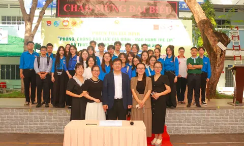 Pháp luật đến với cộng đồng: Mô hình kết hợp giữa Trường Đại học, Hội Luật gia và địa phương tại Diên Hồng