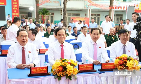 Chủ tịch Quốc hội Trần Thanh Mẫn, Bí thư Tp.HCM Trần Lưu Quang bỏ phiếu tại Hóc Môn