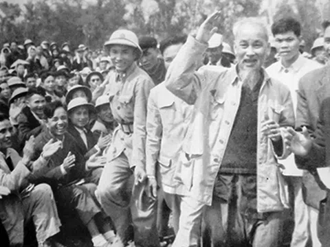 “Thần linh pháp quyền” trong tư tưởng Hồ Chí Minh