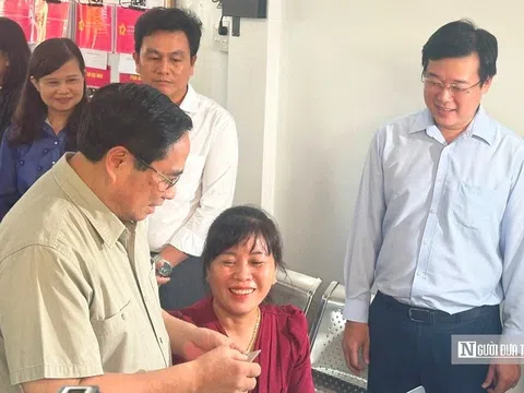 Thủ tướng Phạm Minh Chính: Đổi mới phương thức giải quyết thủ tục hành chính, không để người dân gặp khó