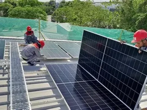 Lắp điện mặt trời mái nhà tự dùng: Người dân có bị phạt nếu không đăng ký?